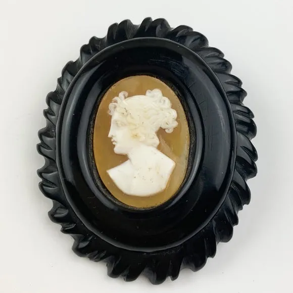 Antique Cameo Sardonice Stone Brooch