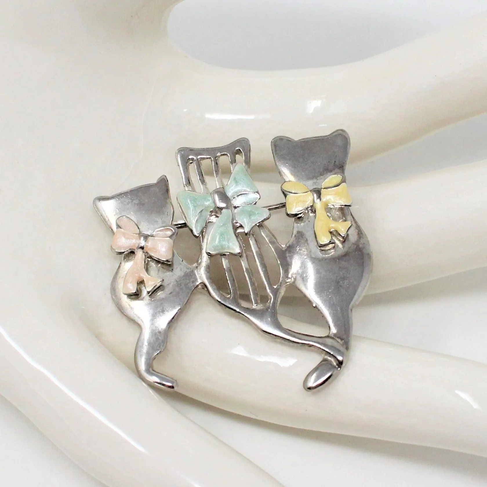 Brooch / Pin, Cat Trio with Pastel Enamel Bows, Silvertone, Vintage