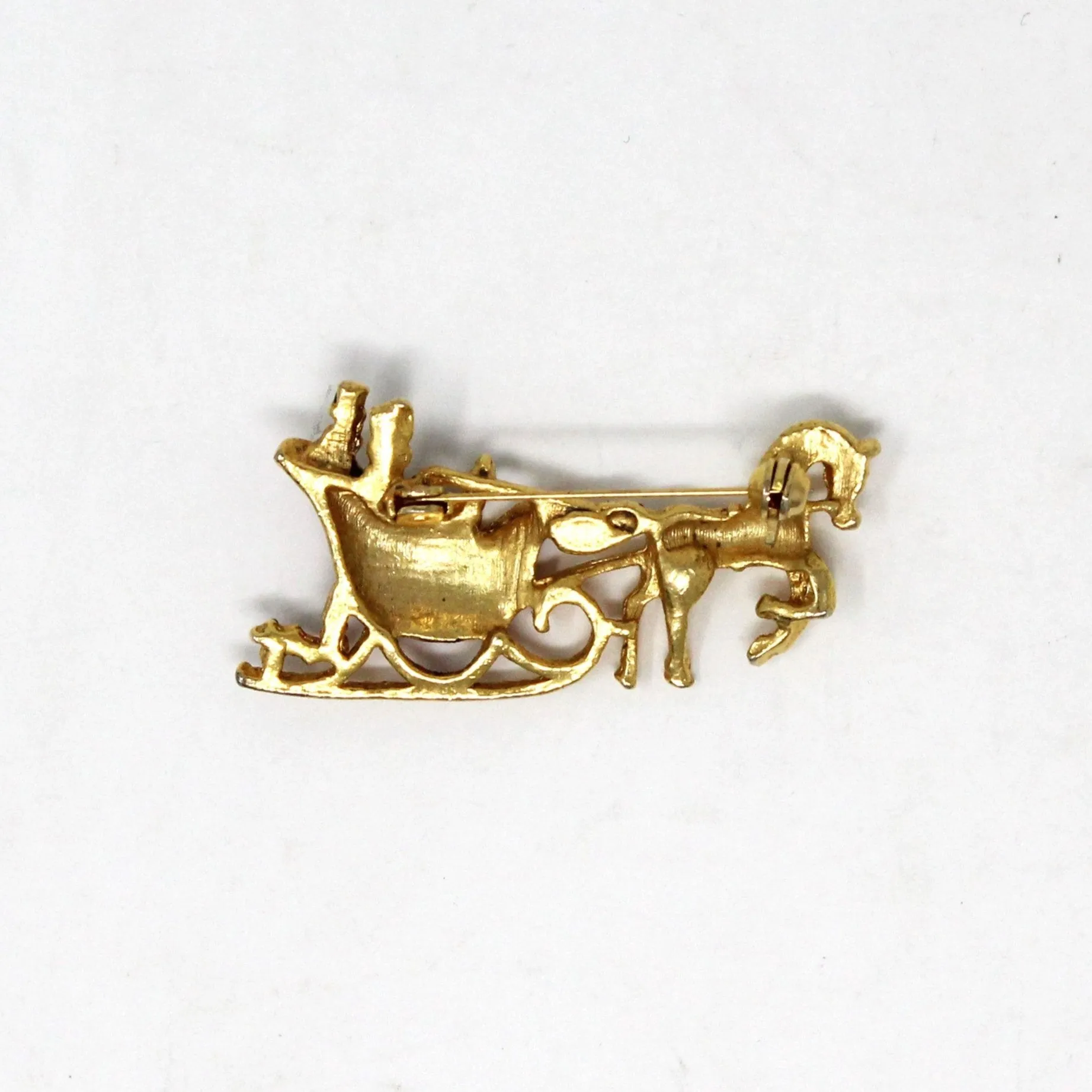 Brooch / Pin, Gerry, Christmas Horse Drawn Sleigh Red Enamel & Gold Tone, Vintage