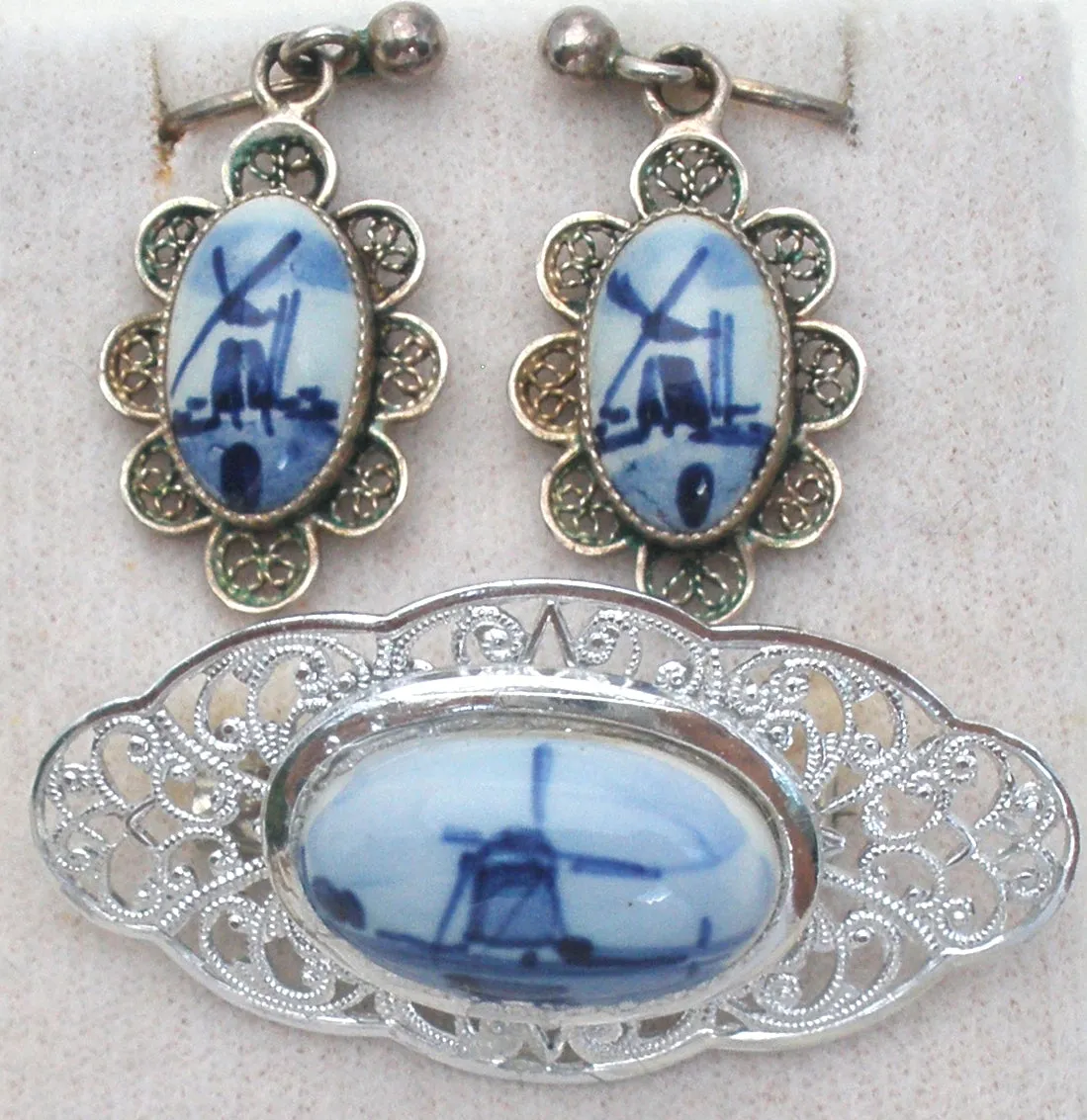 Delft Blue & White Earrings Brooch Set Vintage