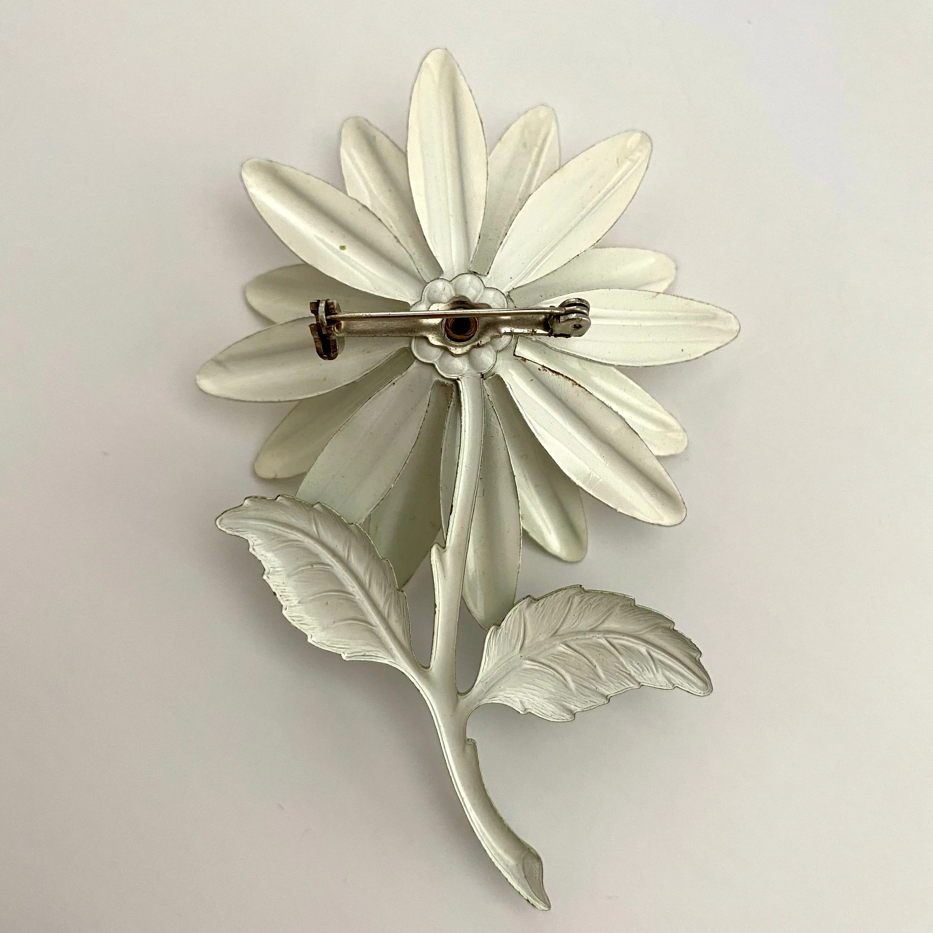 Late 60s/ Early 70s Large Daisy Enamel Flower Brooch