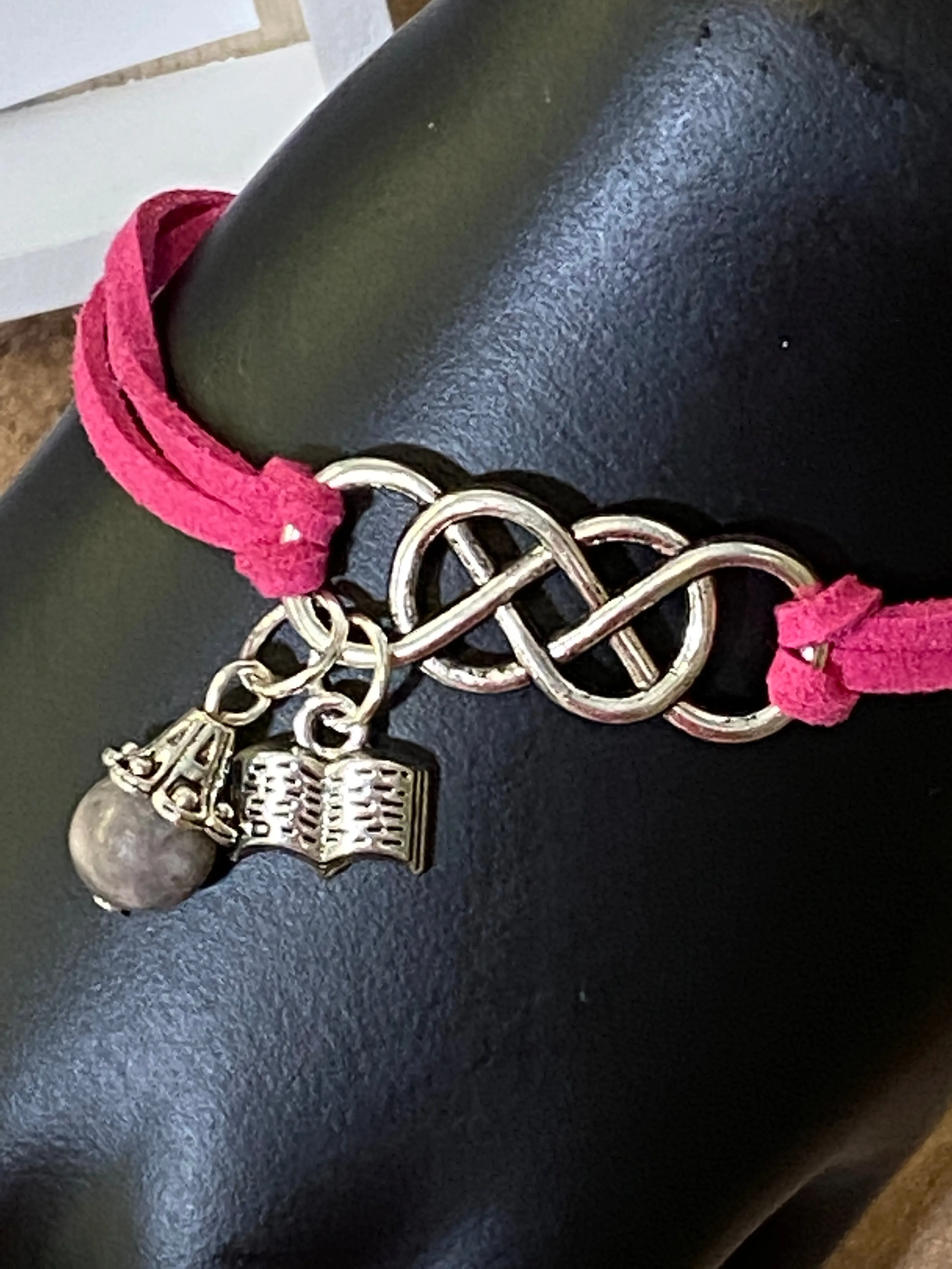 LOVE TO READ Leather Bracelet