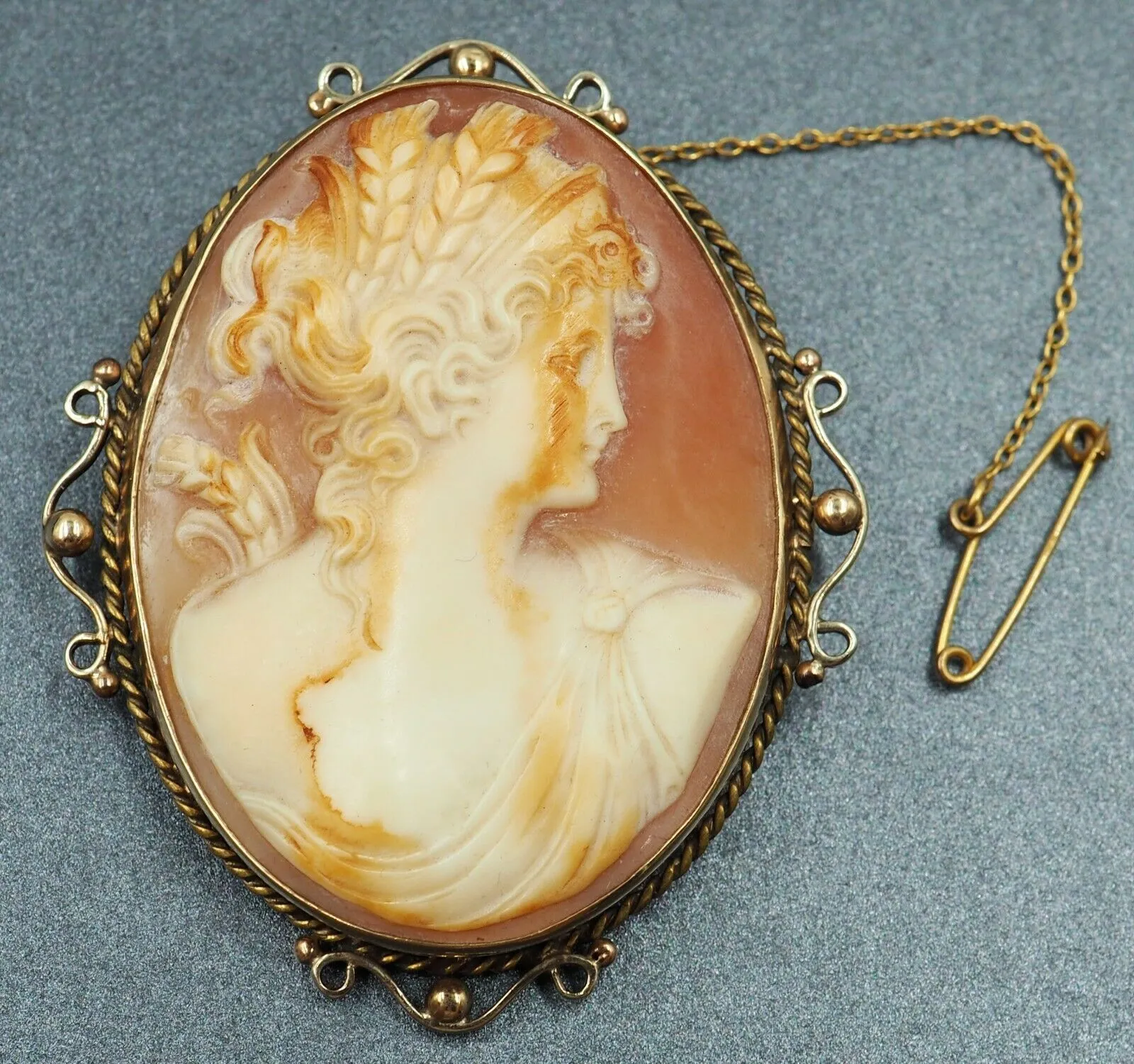 Shell Cameo 9ct Yellow Gold Ornate Brooch