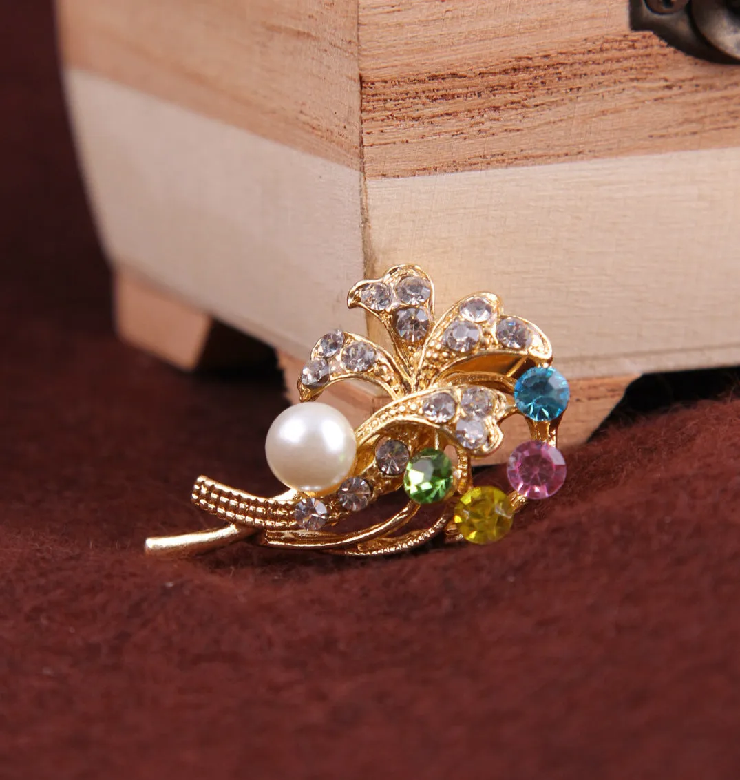 XSB015 - Golden Flower Brooch