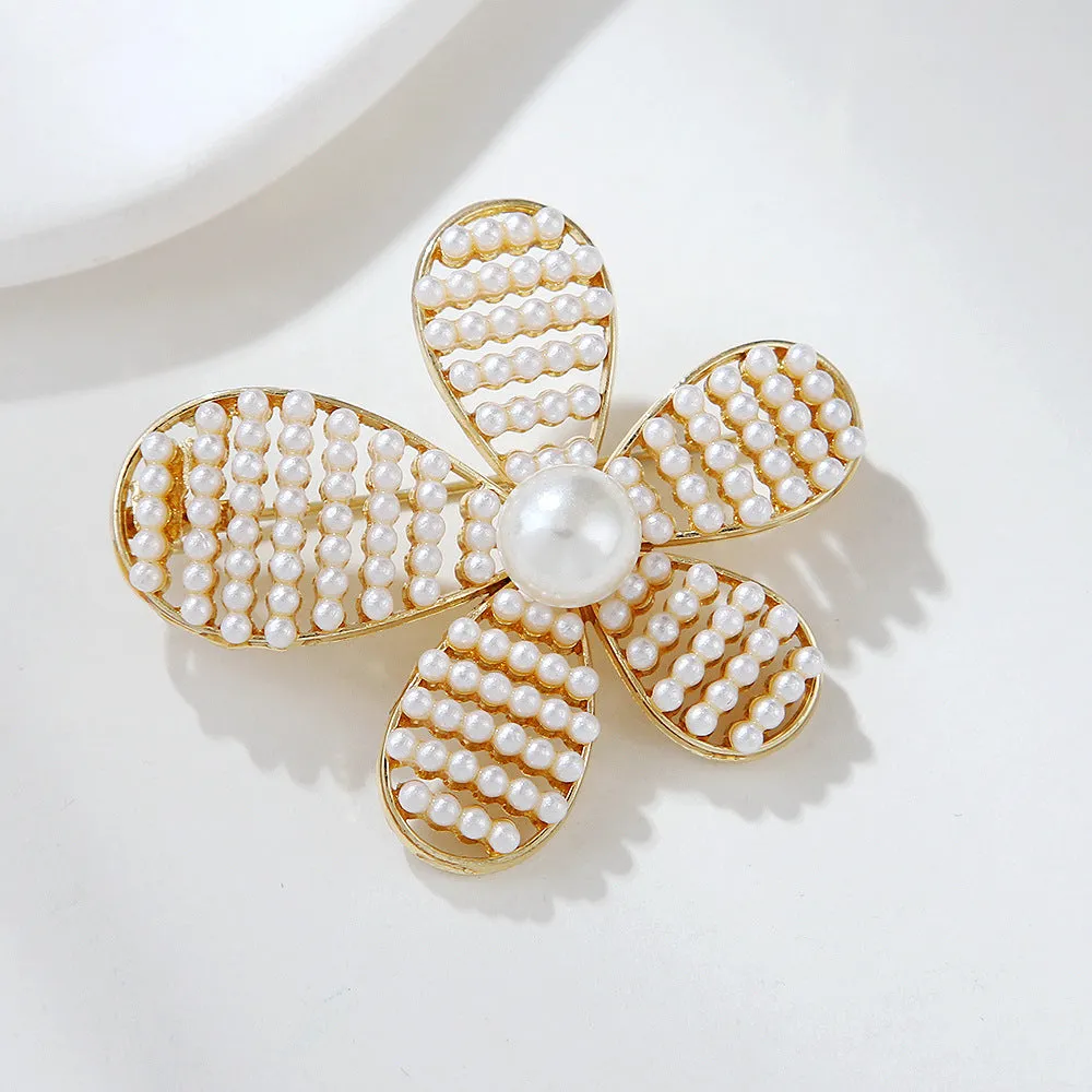 XSB060 - Golden Flower Brooch